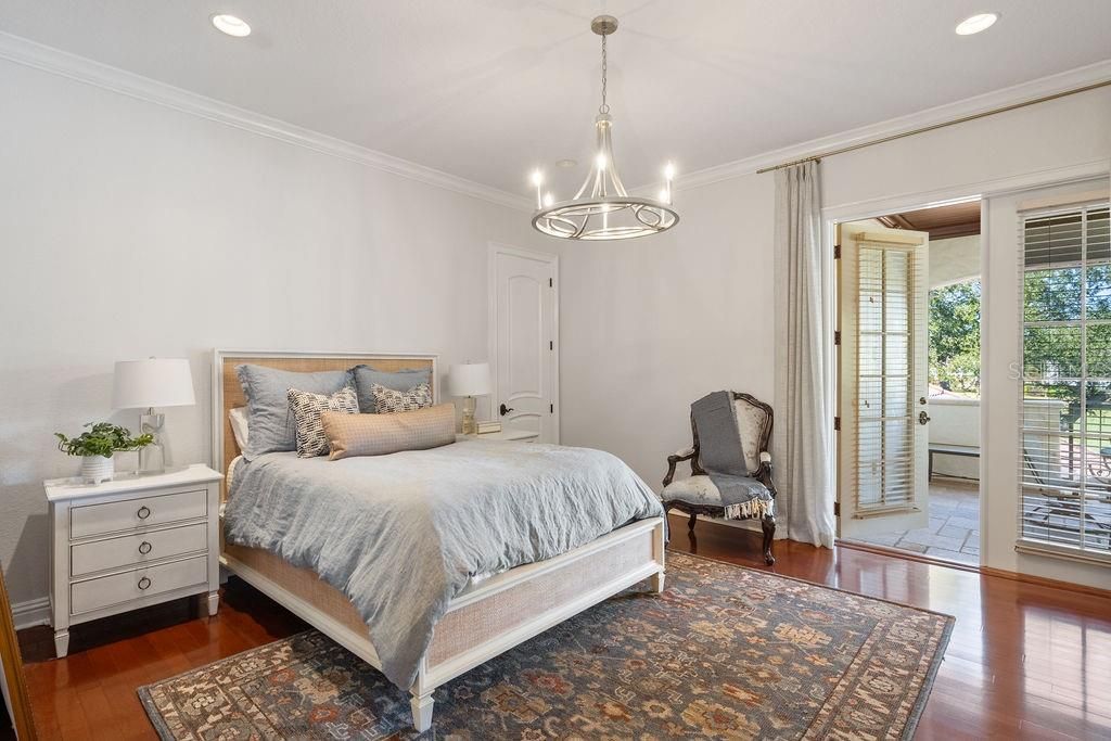 For Sale: $2,895,000 (6 beds, 6 baths, 6834 Square Feet)