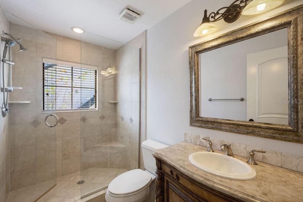 For Sale: $2,895,000 (6 beds, 6 baths, 6834 Square Feet)