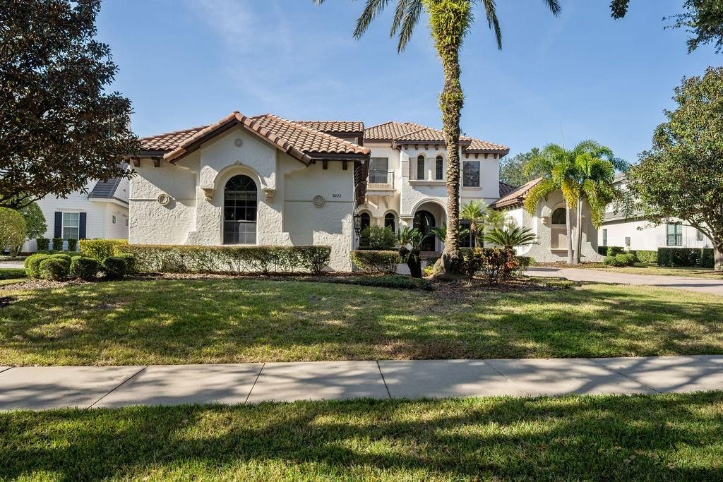 For Sale: $2,895,000 (6 beds, 6 baths, 6834 Square Feet)