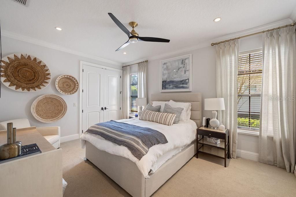 For Sale: $2,895,000 (6 beds, 6 baths, 6834 Square Feet)