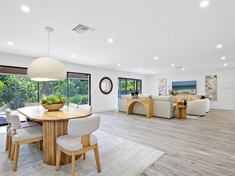 En Venta: $1,575,000 (4 camas, 2 baños, 2598 Pies cuadrados)