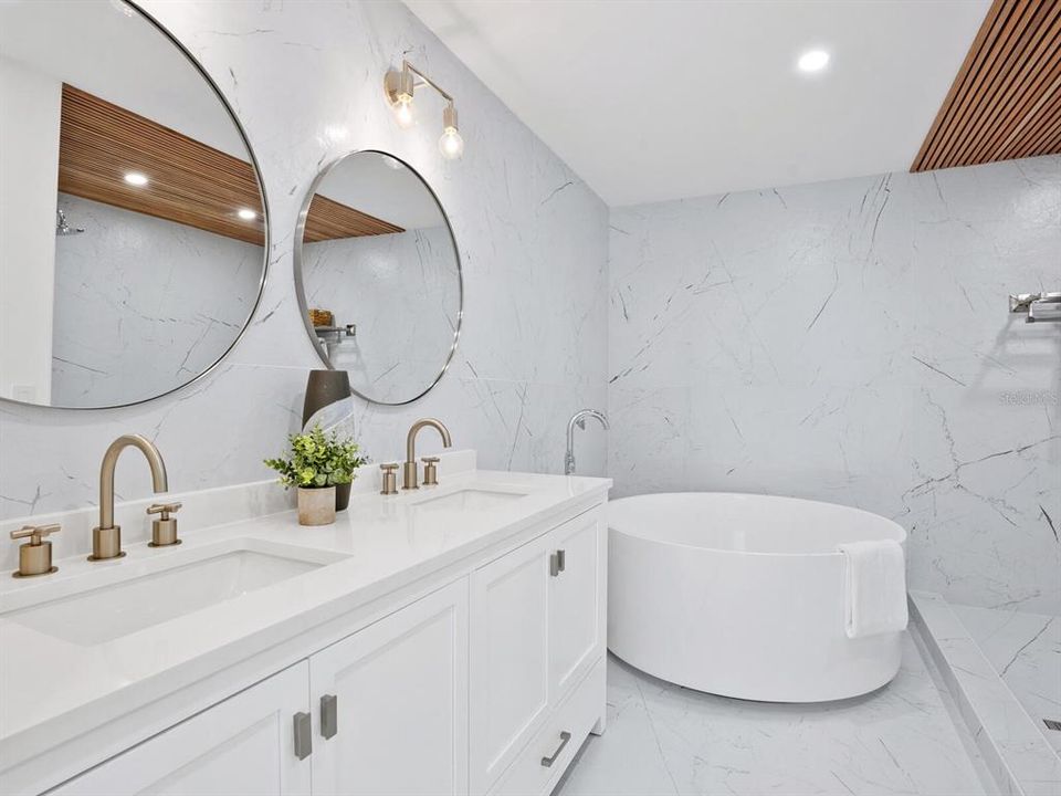 En Venta: $1,575,000 (4 camas, 2 baños, 2598 Pies cuadrados)