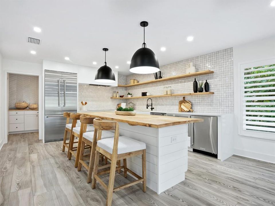 En Venta: $1,575,000 (4 camas, 2 baños, 2598 Pies cuadrados)