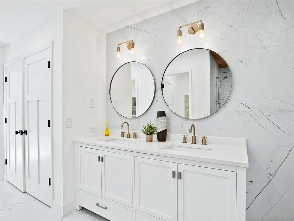 En Venta: $1,575,000 (4 camas, 2 baños, 2598 Pies cuadrados)