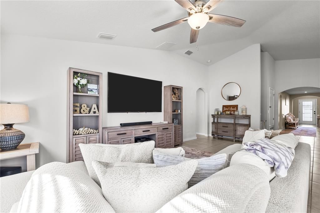 Active With Contract: $440,000 (4 beds, 2 baths, 2364 Square Feet)