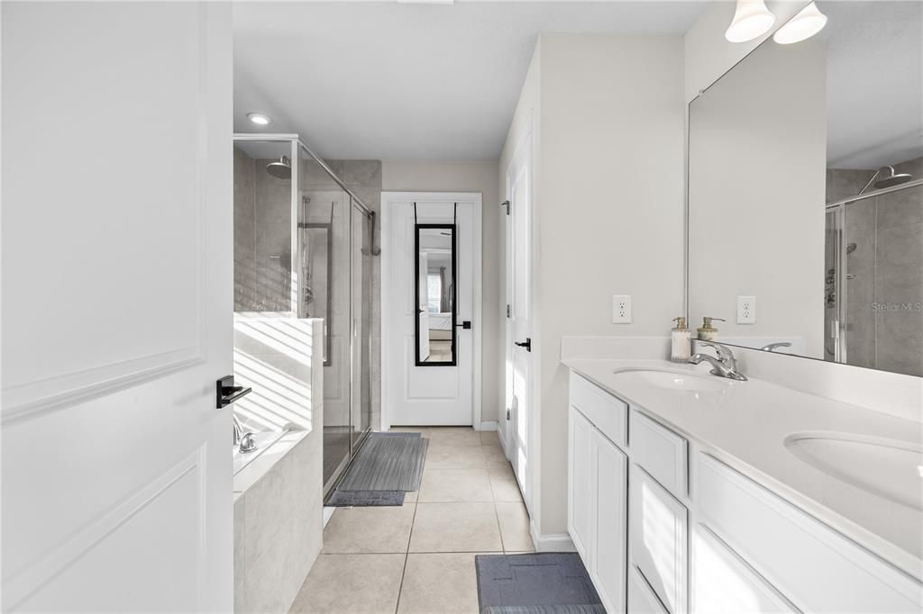 Active With Contract: $440,000 (4 beds, 2 baths, 2364 Square Feet)