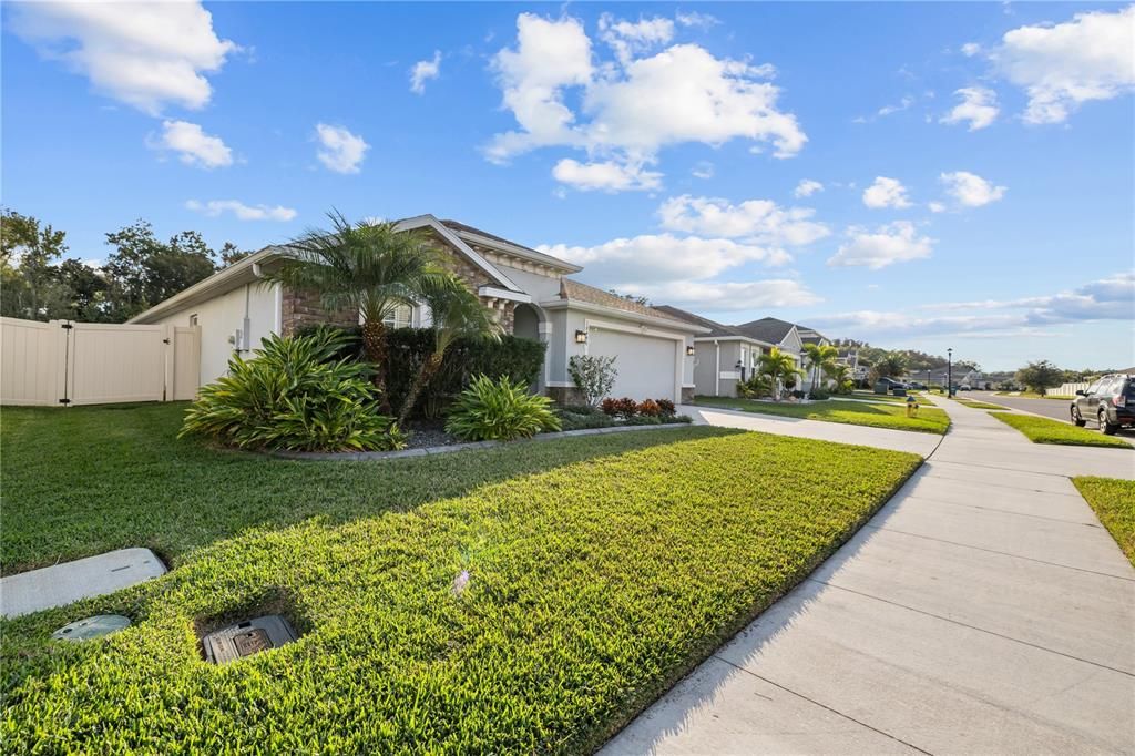 Active With Contract: $440,000 (4 beds, 2 baths, 2364 Square Feet)