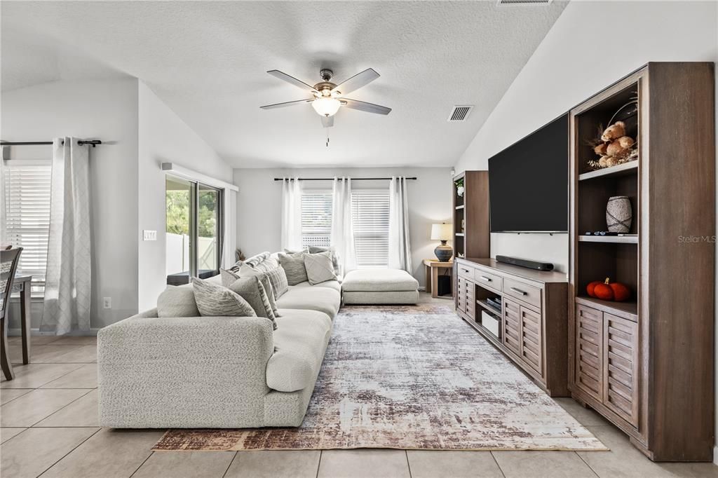 Active With Contract: $440,000 (4 beds, 2 baths, 2364 Square Feet)