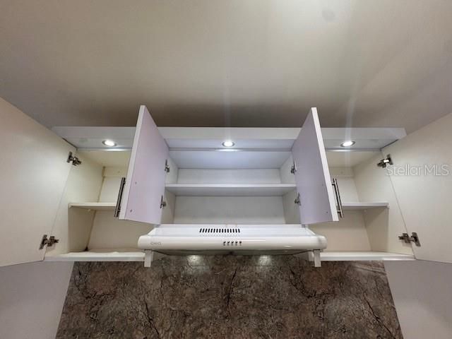 На продажу: $140,000 (3 спален, 1 ванн, 998 Квадратных фут)