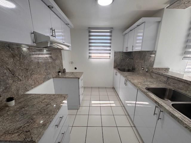 На продажу: $140,000 (3 спален, 1 ванн, 998 Квадратных фут)