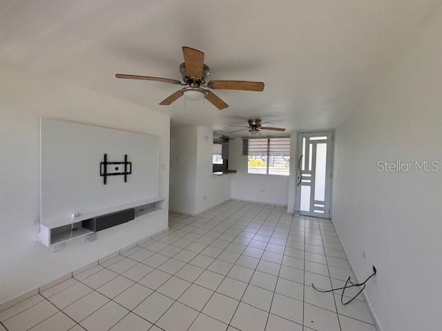 На продажу: $140,000 (3 спален, 1 ванн, 998 Квадратных фут)