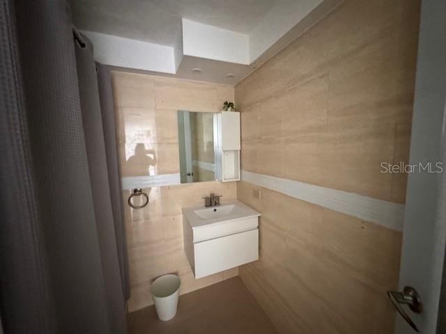 На продажу: $140,000 (3 спален, 1 ванн, 998 Квадратных фут)