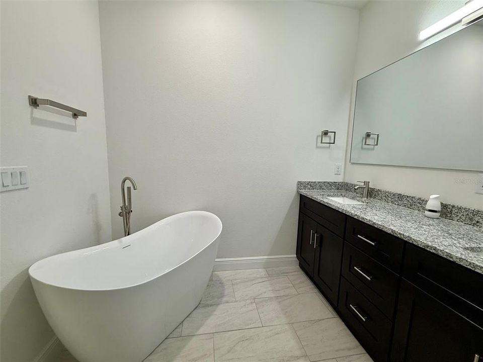 待售: $304,900 (4 贝兹, 3 浴室, 1827 平方英尺)