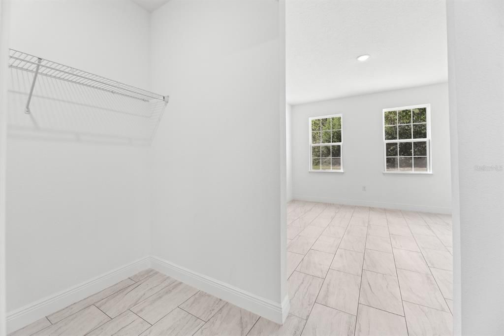 待售: $304,900 (4 贝兹, 3 浴室, 1827 平方英尺)