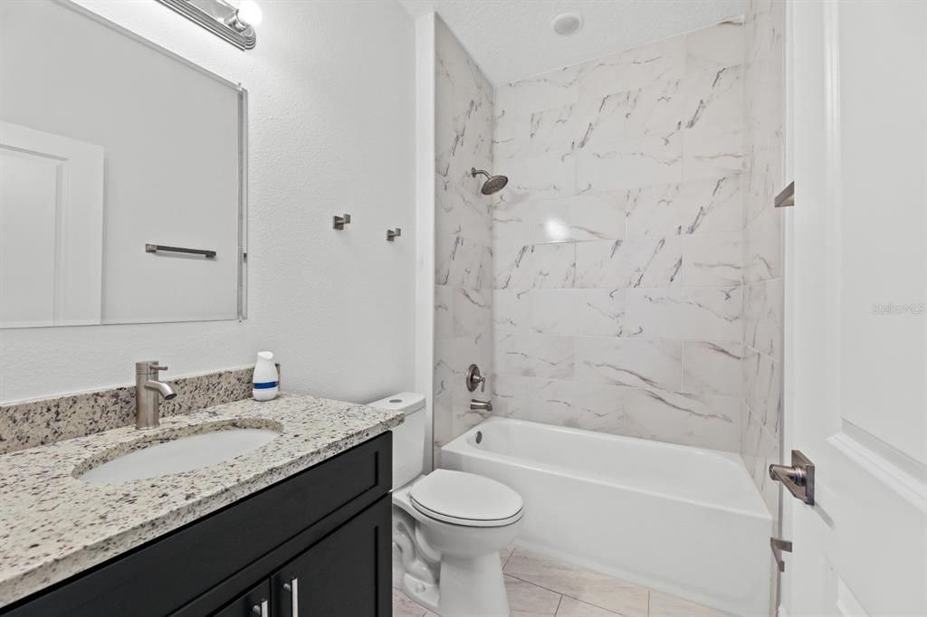 待售: $304,900 (4 贝兹, 3 浴室, 1827 平方英尺)