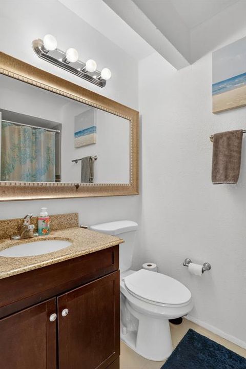 For Sale: $299,900 (2 beds, 2 baths, 1075 Square Feet)