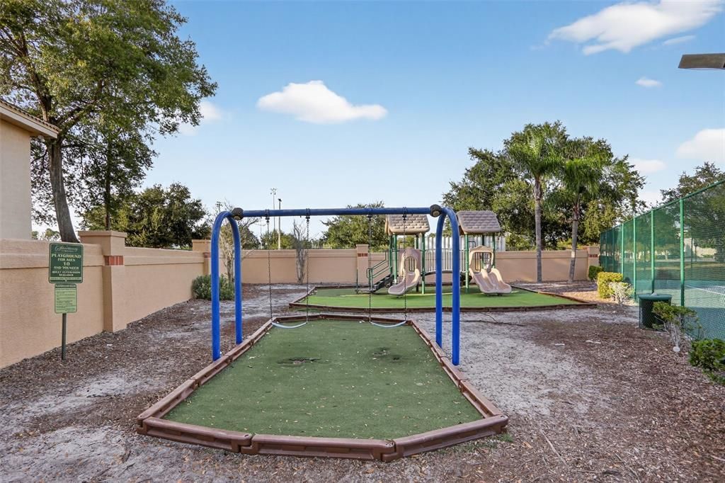 For Sale: $299,900 (2 beds, 2 baths, 1075 Square Feet)