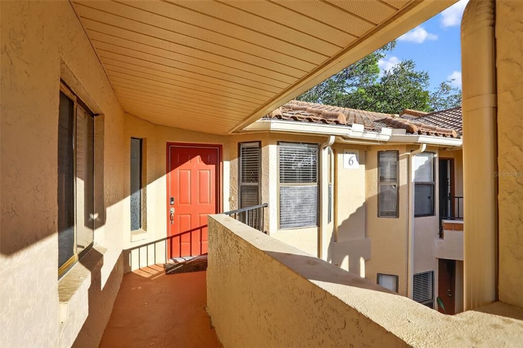 For Sale: $299,900 (2 beds, 2 baths, 1075 Square Feet)