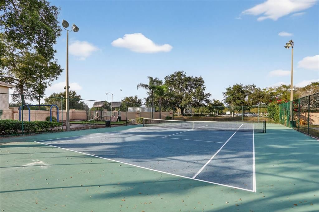 For Sale: $299,900 (2 beds, 2 baths, 1075 Square Feet)