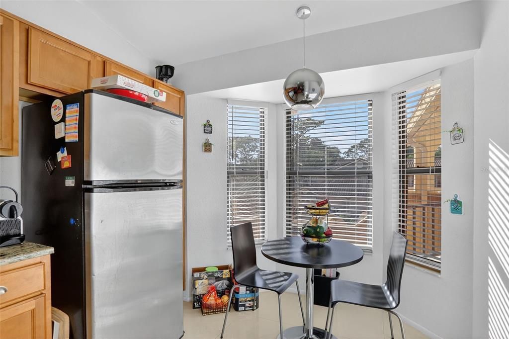 For Sale: $299,900 (2 beds, 2 baths, 1075 Square Feet)