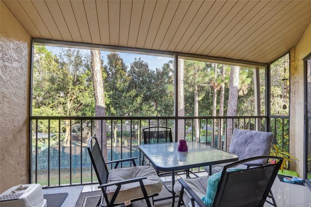 For Sale: $299,900 (2 beds, 2 baths, 1075 Square Feet)