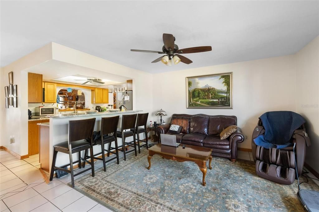 На продажу: $650,000 (3 спален, 2 ванн, 2020 Квадратных фут)