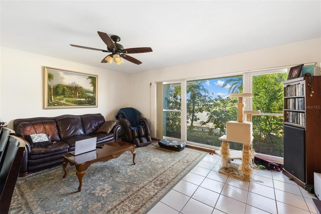 На продажу: $650,000 (3 спален, 2 ванн, 2020 Квадратных фут)