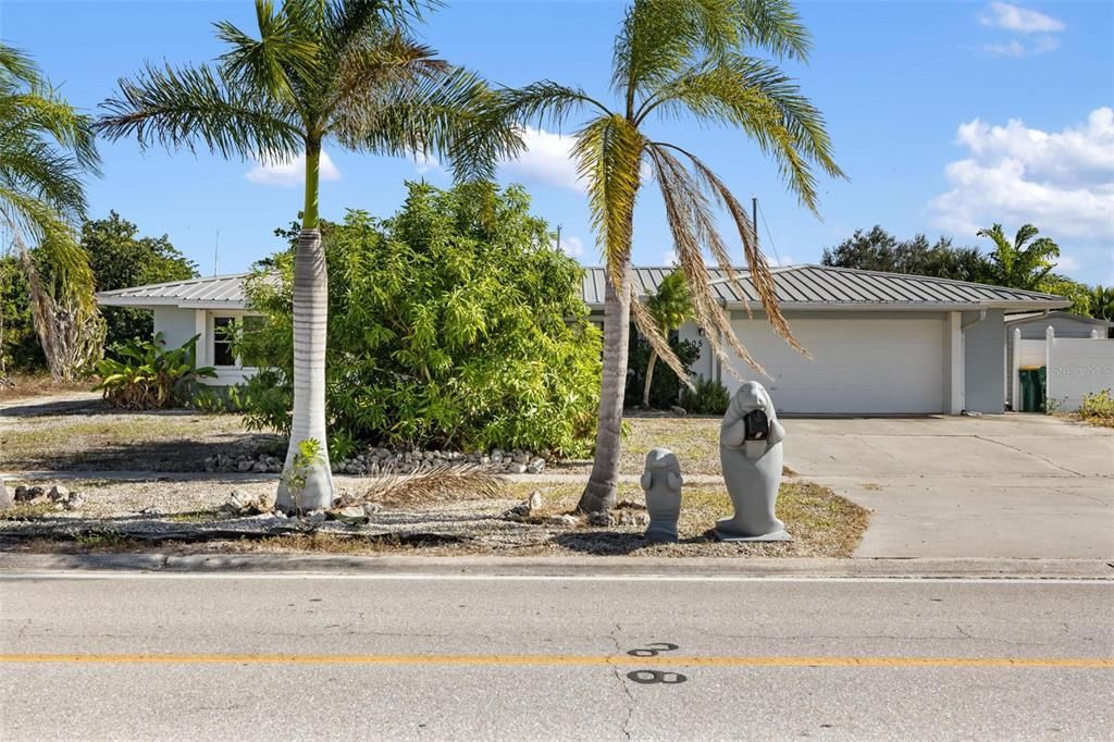 На продажу: $650,000 (3 спален, 2 ванн, 2020 Квадратных фут)