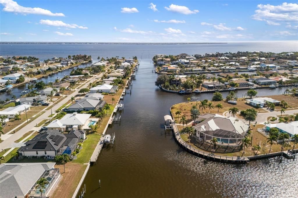 На продажу: $650,000 (3 спален, 2 ванн, 2020 Квадратных фут)