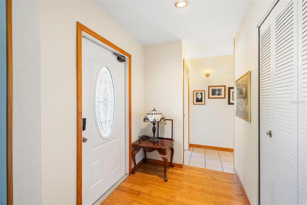 На продажу: $650,000 (3 спален, 2 ванн, 2020 Квадратных фут)