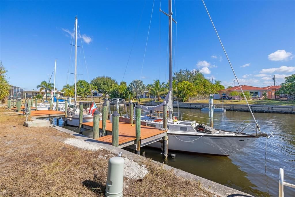 На продажу: $650,000 (3 спален, 2 ванн, 2020 Квадратных фут)