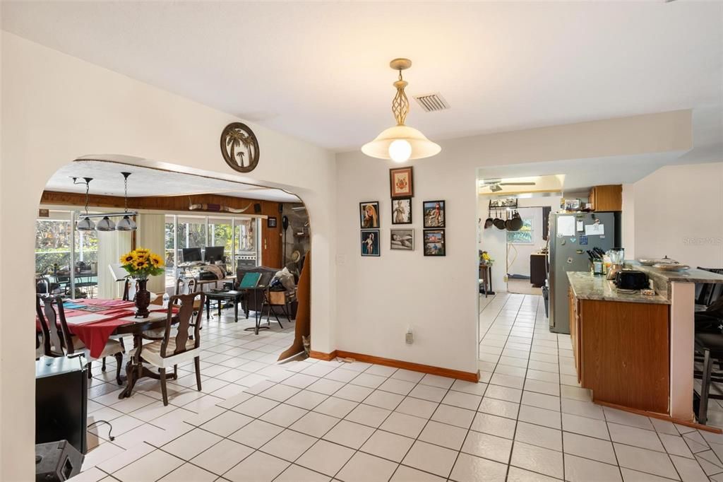 На продажу: $650,000 (3 спален, 2 ванн, 2020 Квадратных фут)