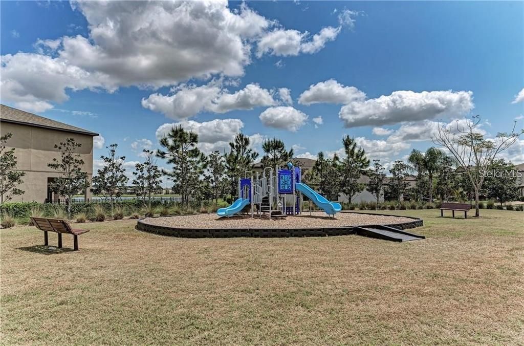 For Rent: $2,100 (3 beds, 2 baths, 2100 Square Feet)