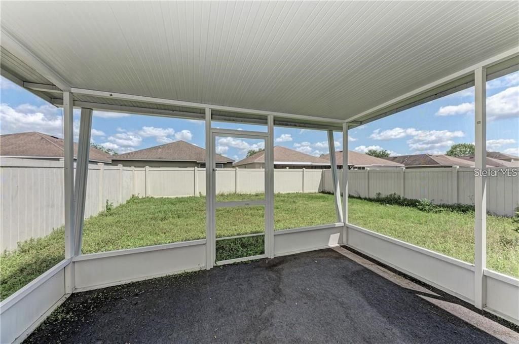 For Rent: $2,100 (3 beds, 2 baths, 2100 Square Feet)