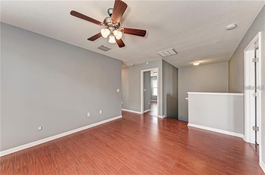 For Rent: $2,100 (3 beds, 2 baths, 2100 Square Feet)