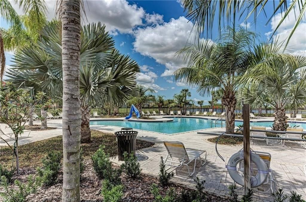 For Rent: $2,100 (3 beds, 2 baths, 2100 Square Feet)