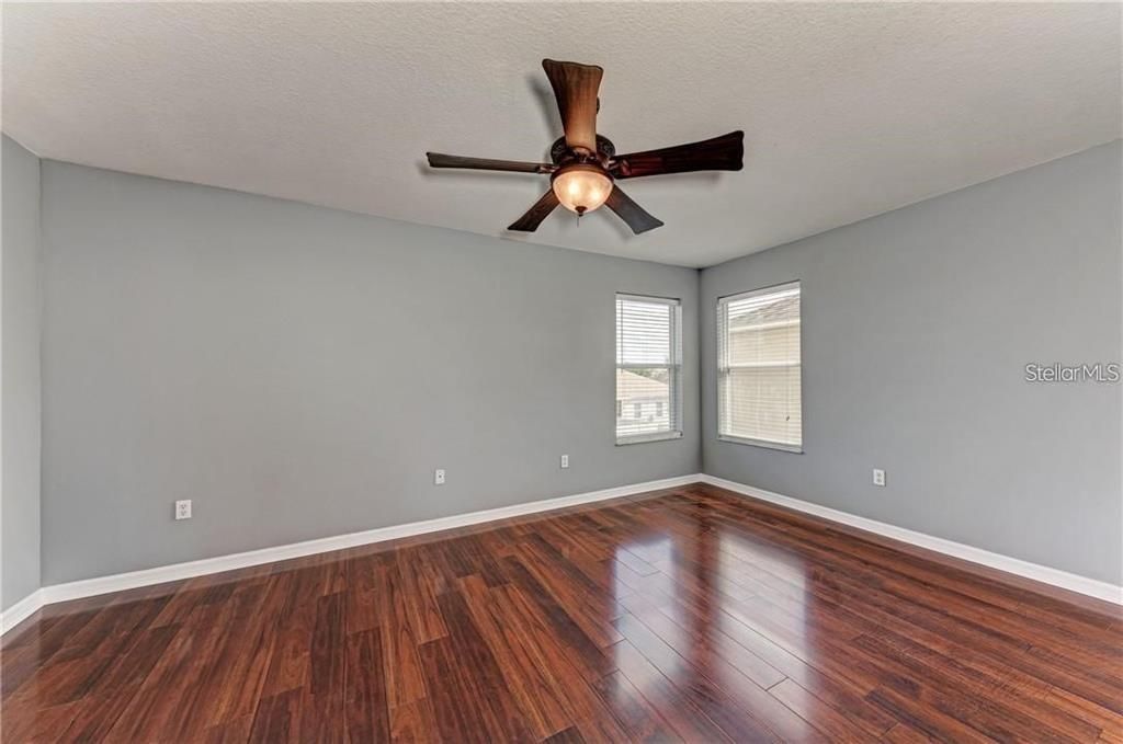 For Rent: $2,100 (3 beds, 2 baths, 2100 Square Feet)