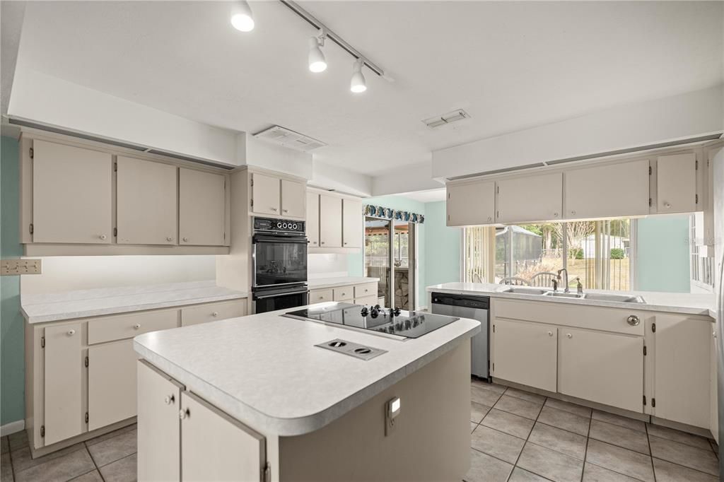 For Sale: $498,500 (3 beds, 4 baths, 3405 Square Feet)