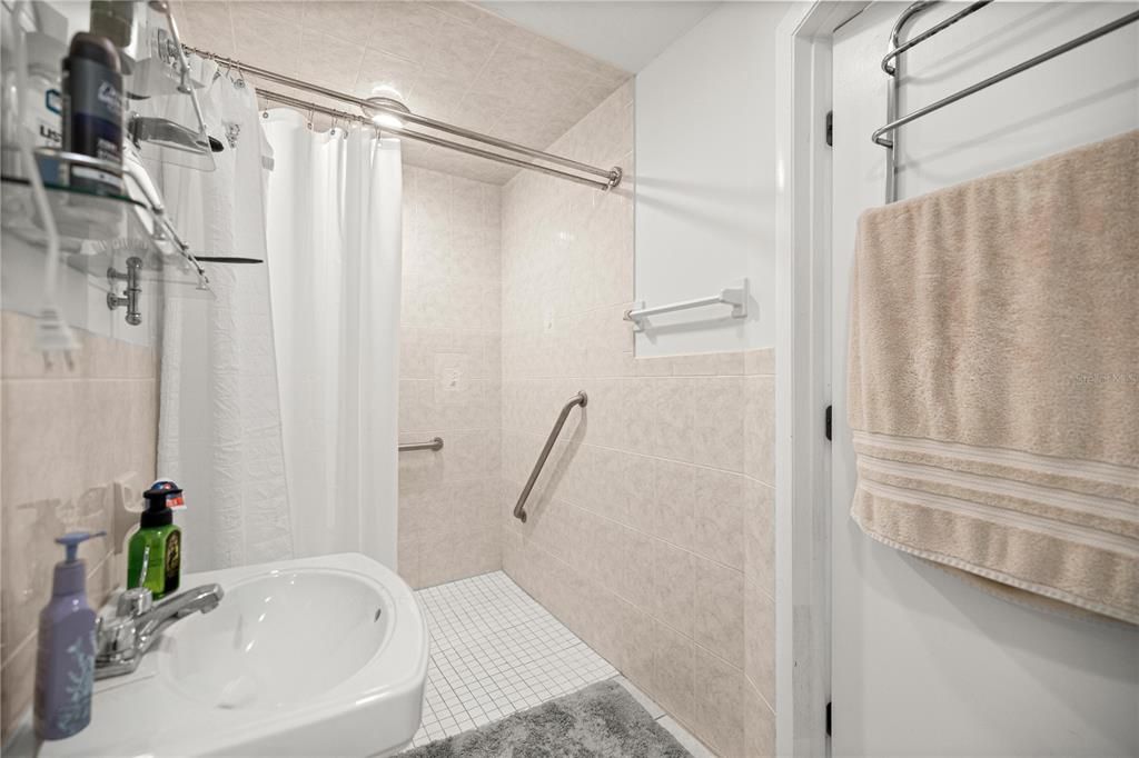 For Sale: $498,500 (3 beds, 4 baths, 3405 Square Feet)