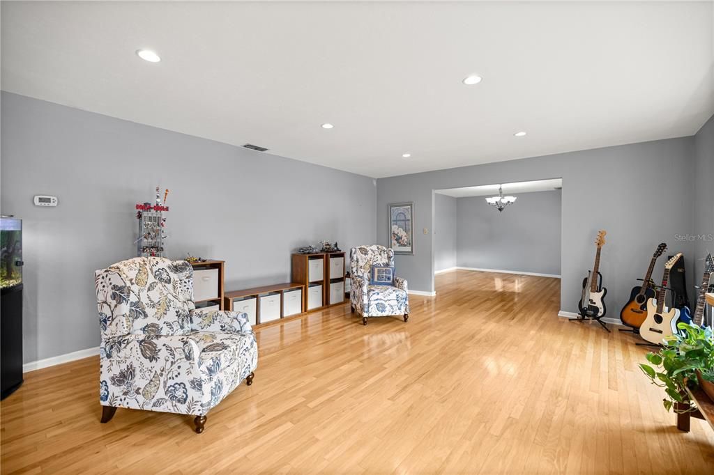 For Sale: $498,500 (3 beds, 4 baths, 3405 Square Feet)