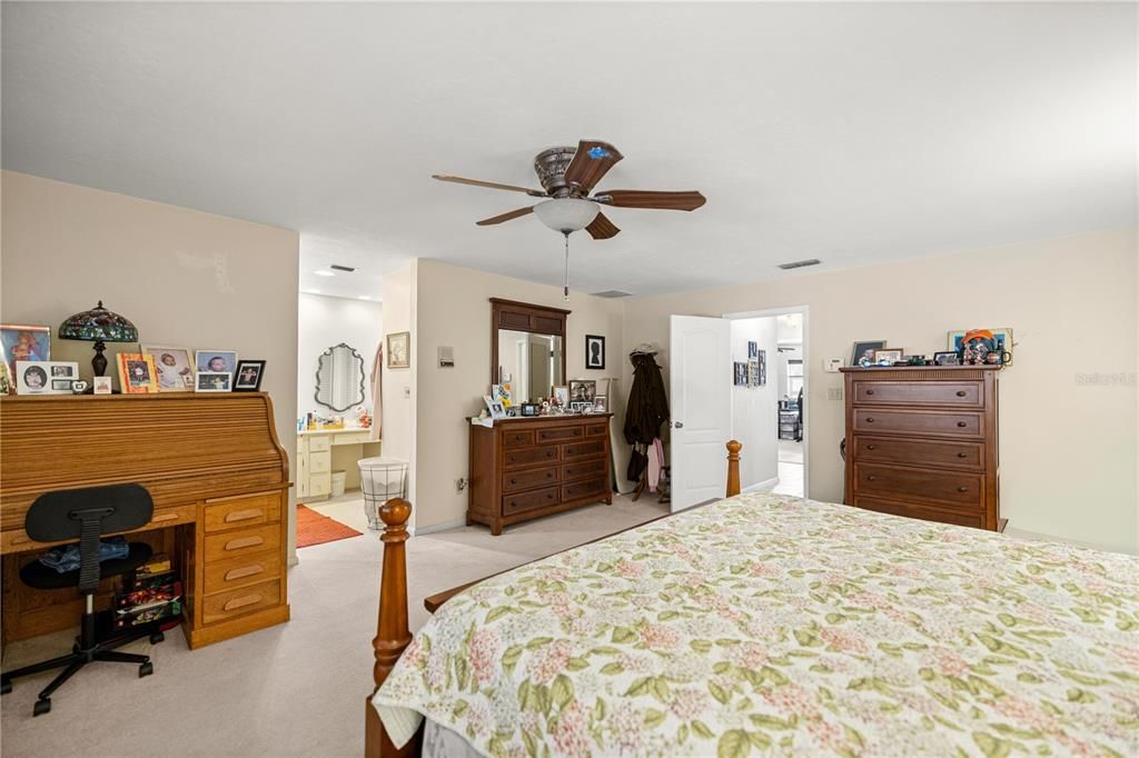 For Sale: $498,500 (3 beds, 4 baths, 3405 Square Feet)