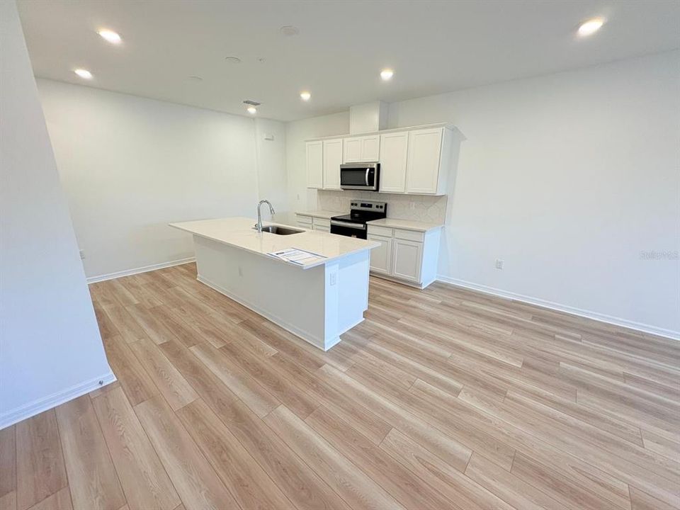 For Rent: $2,700 (3 beds, 2 baths, 1683 Square Feet)