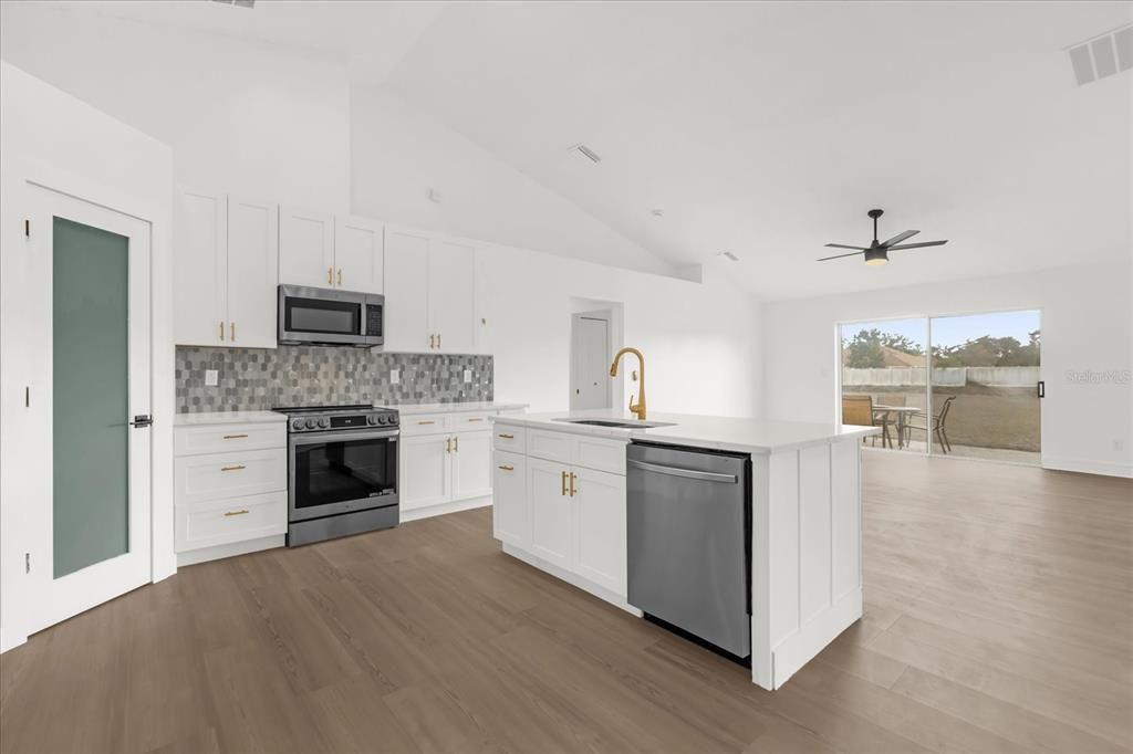 En Venta: $336,000 (3 camas, 2 baños, 1799 Pies cuadrados)