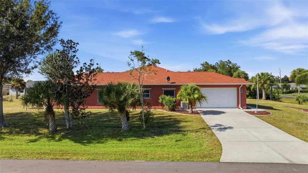 For Sale: $549,900 (3 beds, 2 baths, 2617 Square Feet)