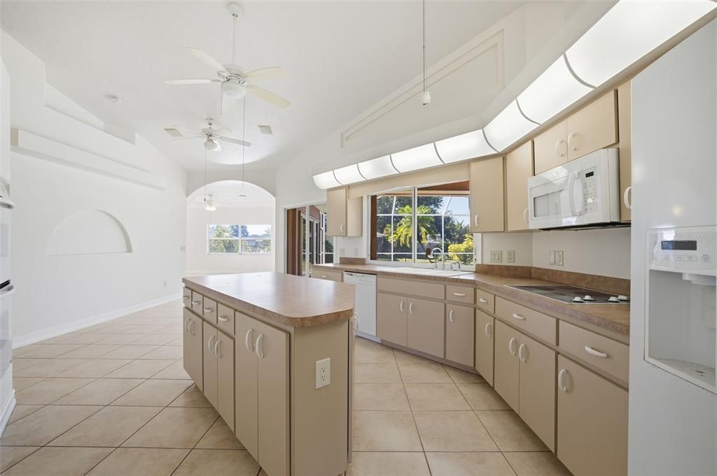 For Sale: $549,900 (3 beds, 2 baths, 2617 Square Feet)