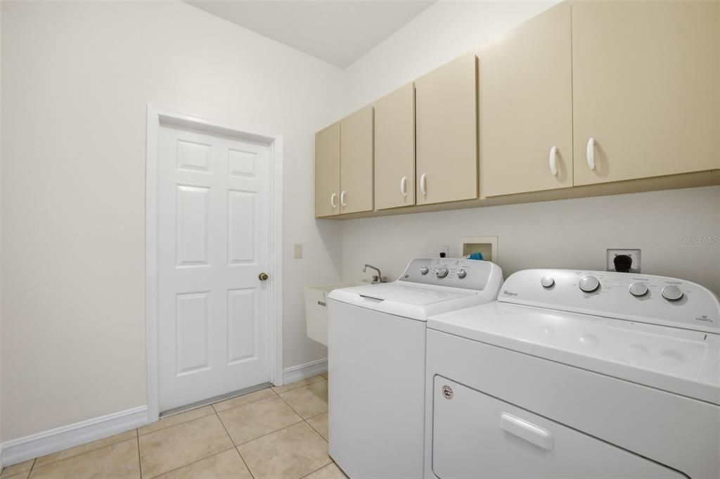 For Sale: $549,900 (3 beds, 2 baths, 2617 Square Feet)