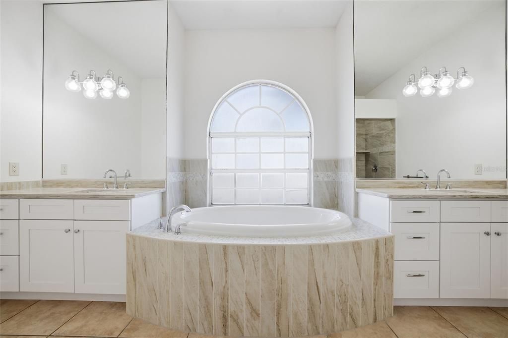 For Sale: $549,900 (3 beds, 2 baths, 2617 Square Feet)