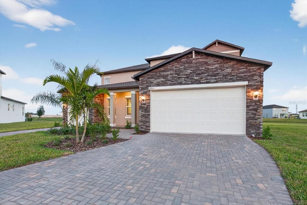 For Rent: $4,700 (6 beds, 4 baths, 3867 Square Feet)