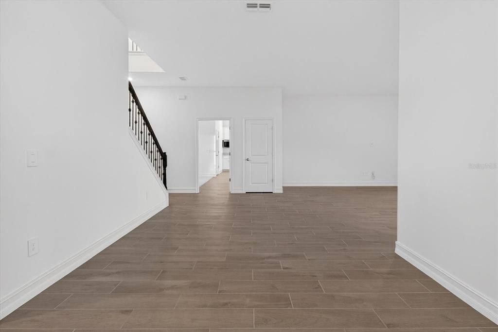 For Rent: $4,700 (6 beds, 4 baths, 3867 Square Feet)