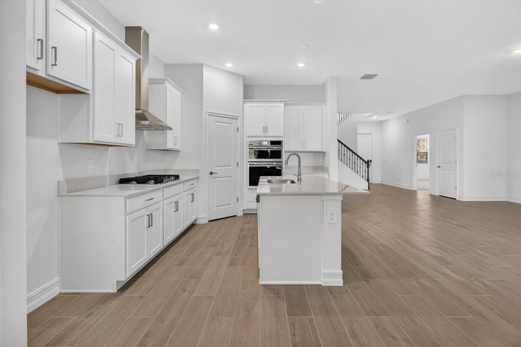 For Rent: $4,700 (6 beds, 4 baths, 3867 Square Feet)